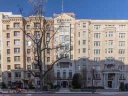 Historic Apt, Walk to White House & Monuments - Image 3