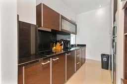 2BR by 5th Avenue - Rooftop Pool and Balcony - Image 5