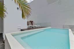 2BR by 5th Avenue - Rooftop Pool and Balcony - Image 4