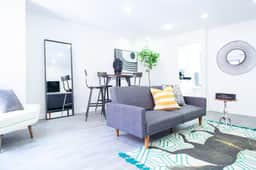 Stunning 2-UNIT Rental // Only STEPS Away from The White House - Image 3