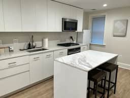 Bright Logan Circle 1b1b Terrace Level Apartment - Image 2