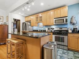 Horst/1616 D St NE - Image 3
