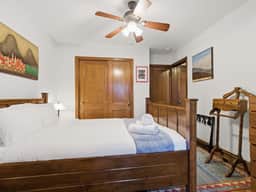 Horst/1616 D St NE - Image 4