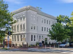 Eastern Market DC 1BR, Capitol Hill Convenience - Image 5
