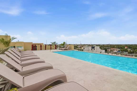 Playa King Studio - Rooftop Pool, Gym and Balcony - Image 1
