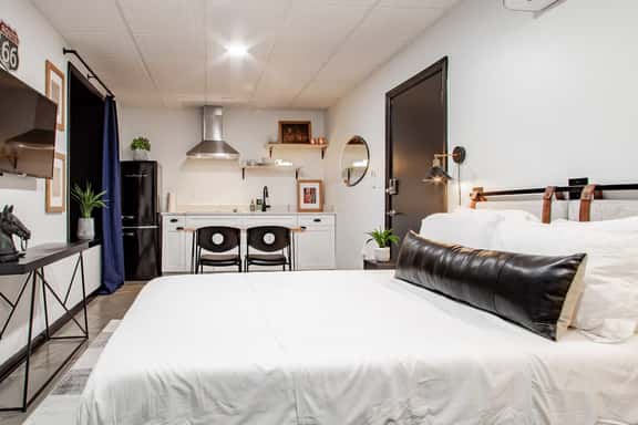 Doug/1020 1:Suite1 - Image 1