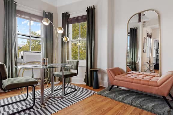 Chic 2-BR Loft Nestled Between Dupont & Logan - Image 1