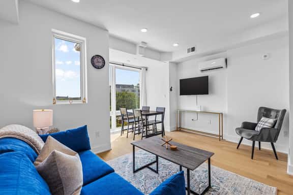 Wang/1724 H St #7 - Image 1