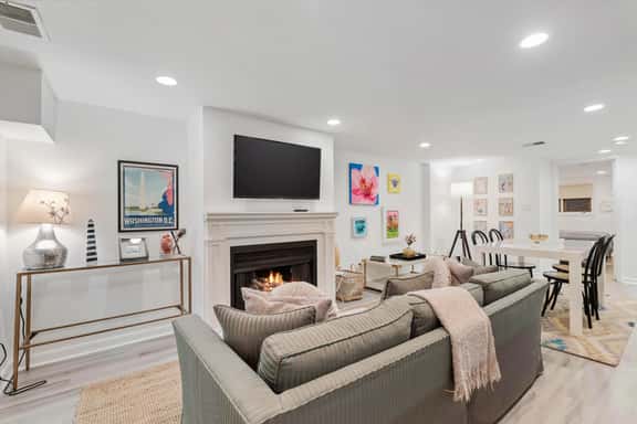 Wieg/1310 21st - Image 1
