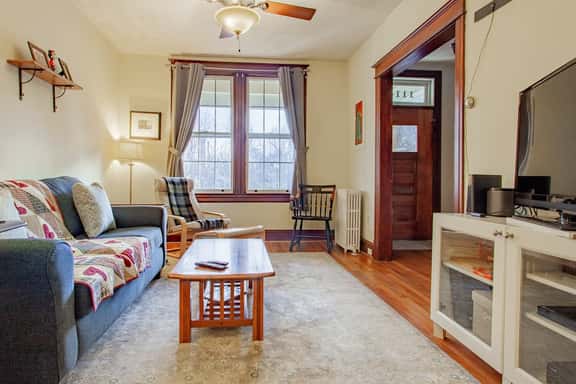 Redd/1114 E St NE - Image 1