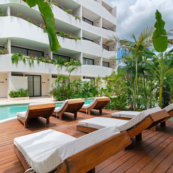 Jungle Retreat w/ Private Plunge Pool & Gym Access - Image 1