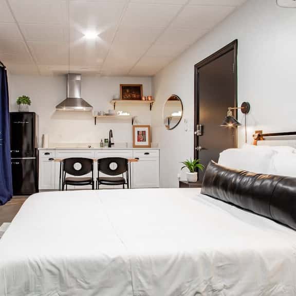 Doug/1020 1:Suite1 - Image 1