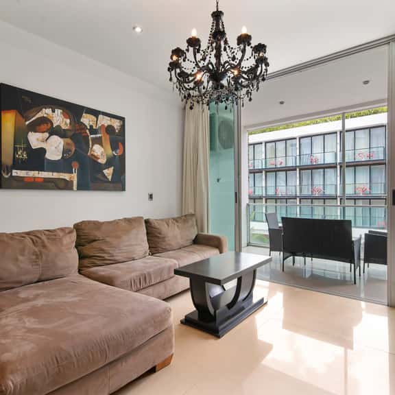 2BR by 5th Avenue - Rooftop Pool and Balcony - Image 1