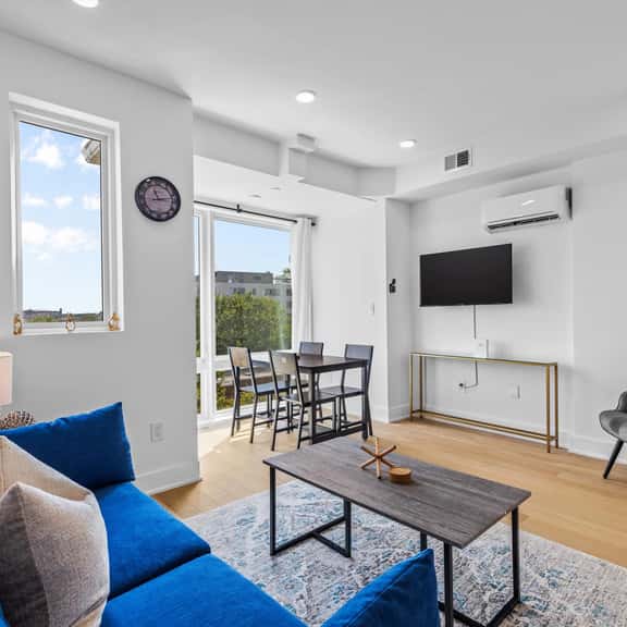 Wang/1724 H St #7 - Image 1