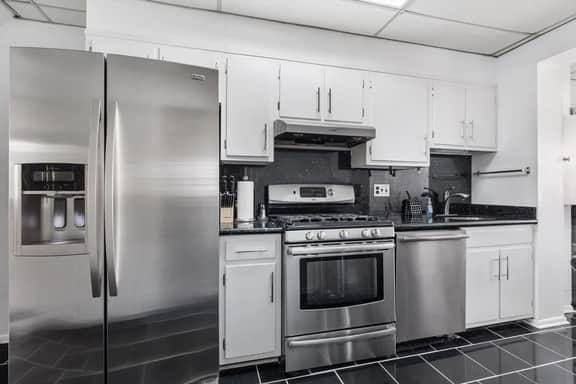 Abay/735 Park Rd NW - Image 3