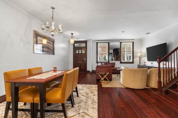 Abay/735 Park Rd NW - Image 2