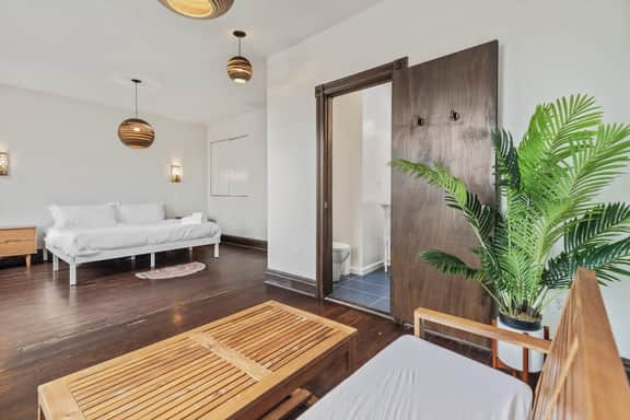 5-BR Historic Home Nestled Btw Petworth & CoHi - Image 2