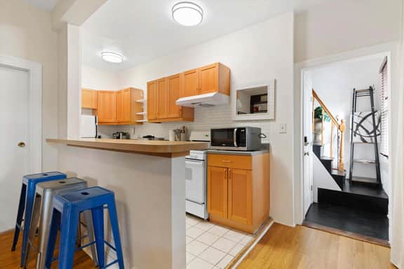 Chic 2-BR Loft Nestled Between Dupont & Logan - Image 5