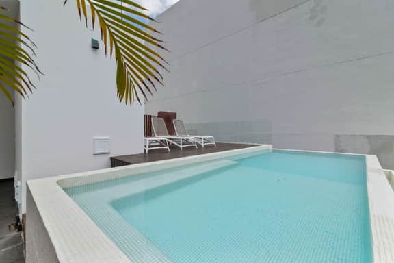 2BR by 5th Avenue - Rooftop Pool and Balcony - Image 4