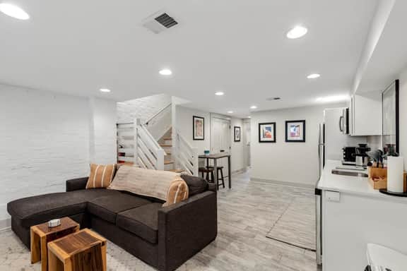 Classy Central DC / Bloomingdale 1-BR Getaway - Image 4