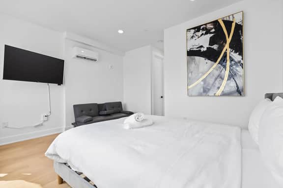 Wang/1724 H St #7 - Image 4