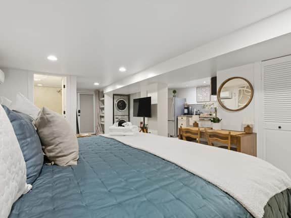 JJ/4325 NH Ave NW - Image 2